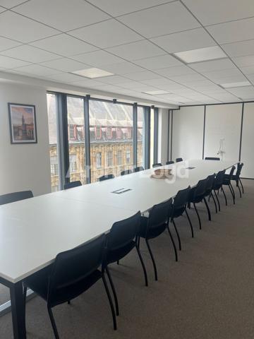 Bureaux d'exception à louer sur la Grand'Place de Lille - Vue panoramique, rooftop et prestations premium