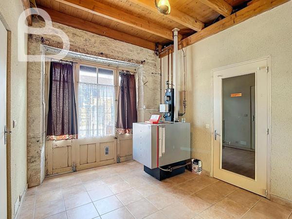 Montaigu-de-Quercy (82150) Ensemble de deux maisons de village en pierre avec jardin et garage