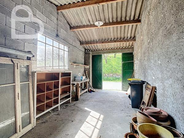 Montaigu-de-Quercy (82150) Ensemble de deux maisons de village en pierre avec jardin et garage