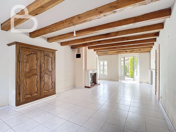 Montaigu-de-Quercy (82150) Ensemble de deux maisons de village en pierre avec jardin et garage