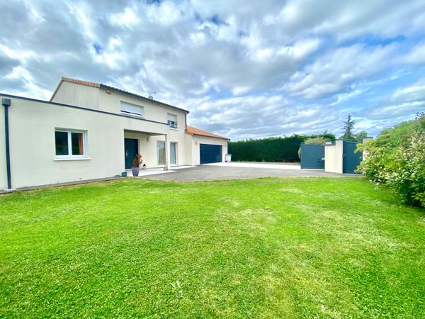 Maison contemporaine de 182²- 5 chambres-DPE B