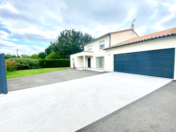 Maison contemporaine de 182²- 5 chambres-DPE B