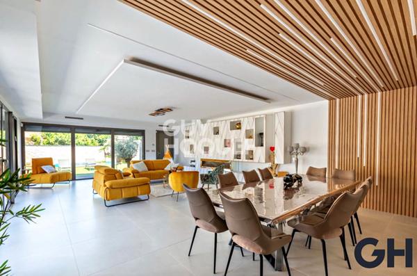 Maison contemporaine - Villeurbanne - 11 pièces, 381m2