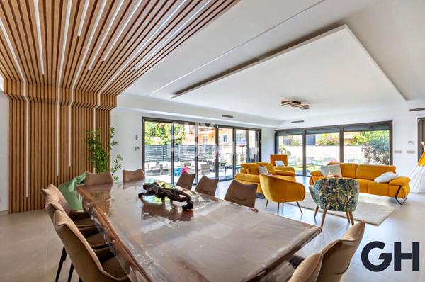 Maison contemporaine - Villeurbanne - 11 pièces, 381m2