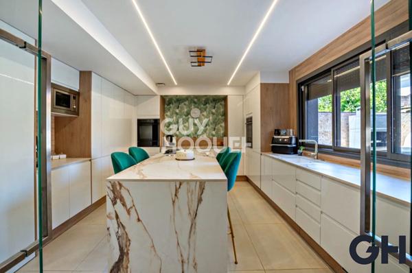 Maison contemporaine - Villeurbanne - 11 pièces, 381m2