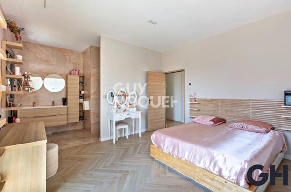 Maison contemporaine - Villeurbanne - 11 pièces, 381m2