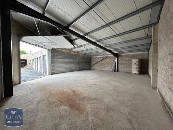 Location local commercial 122m²