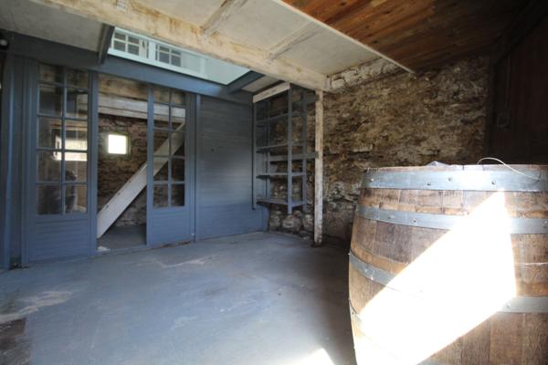 Fayet (12360) Maison en pierre de 159 m² avec jardin, terrasses et vue dégagée