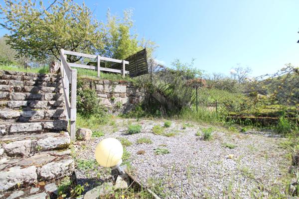 Fayet (12360) Maison en pierre de 159 m² avec jardin, terrasses et vue dégagée