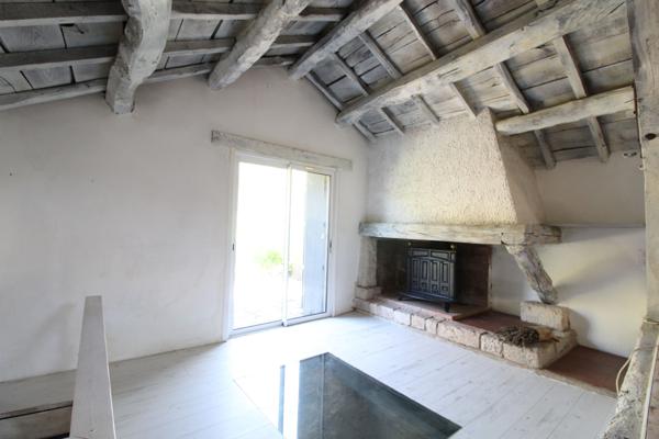 Fayet (12360) Maison en pierre de 159 m² avec jardin, terrasses et vue dégagée