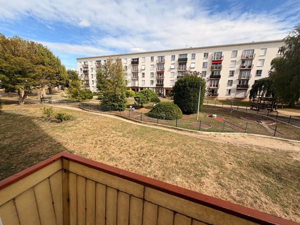 DRANCY - APPARTEMENT F5 - 74,13 M² - BOX - CAVE