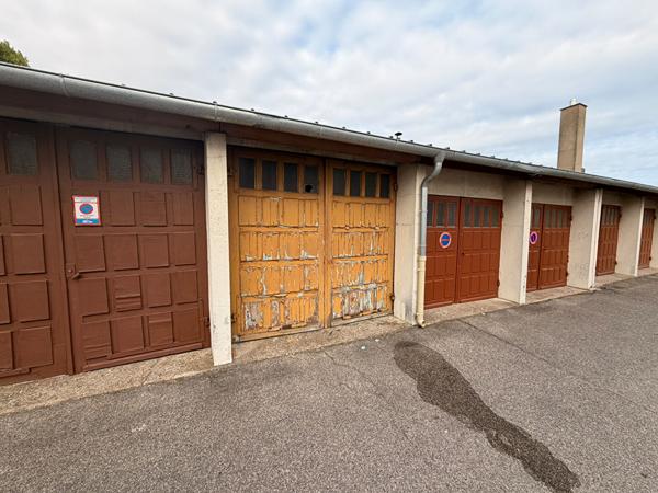DRANCY - APPARTEMENT F5 - 74,13 M² - BOX - CAVE