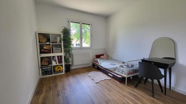 Maison de plain-pied 4 chambres avec terrain de1982m²