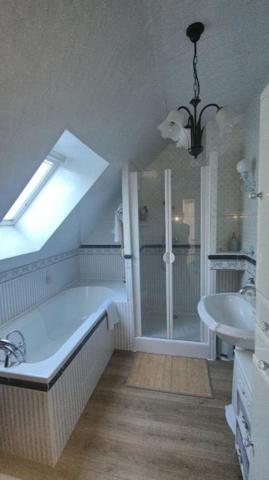 A VENDRE : Maison  Individuelle 4 pièce(s) 72m2 - CREPY-EN-VALOIS