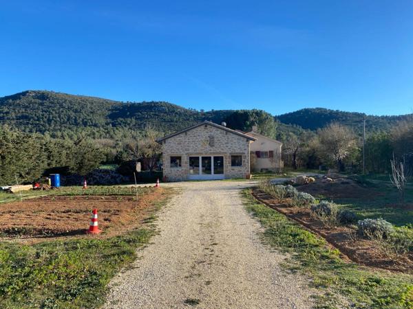 Maison à vendre    5 pièces •  Signes