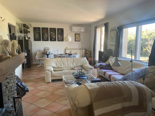 Maison à vendre    5 pièces •  Signes