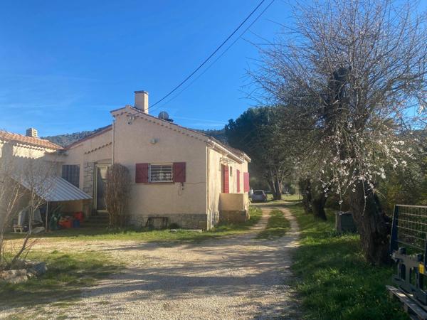 Maison à vendre    5 pièces •  Signes