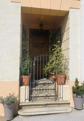 Au coeur de Manosque Fonds de commerce Hôtel-bureau **