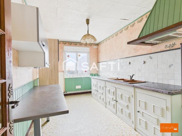 Charmant pavillon de 92 m² rénové avec terrain de 450 m² à Mayenne