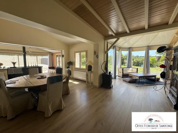 Villa 240 m² hab avec piscine sur 3200 m² de terrain arboré