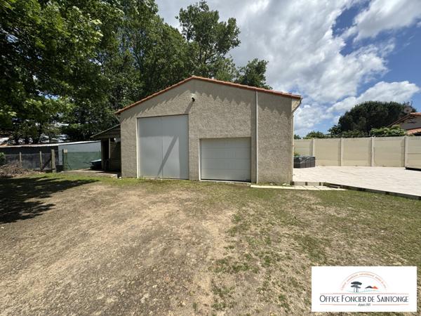 Villa 240 m² hab avec piscine sur 3200 m² de terrain arboré