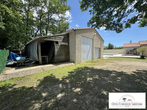 Villa 240 m² hab avec piscine sur 3200 m² de terrain arboré