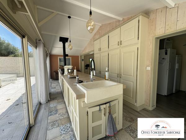 Villa 240 m² hab avec piscine sur 3200 m² de terrain arboré