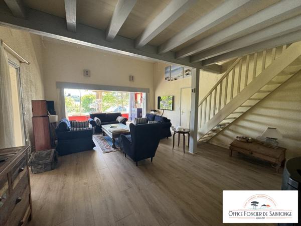 Villa 240 m² hab avec piscine sur 3200 m² de terrain arboré