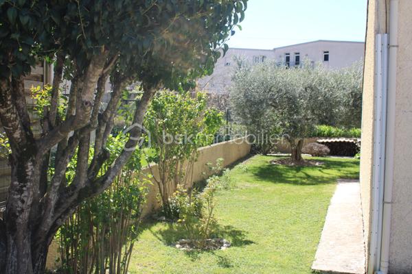 Maison traditionnelle de 830 m²