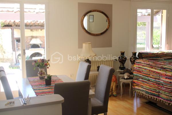 Maison traditionnelle de 830 m²