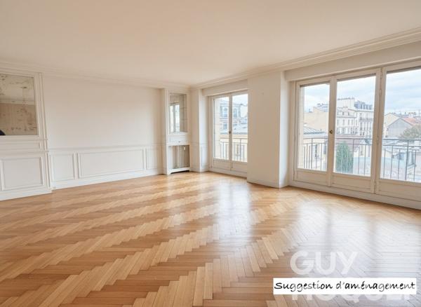 Vue imprenable sur Versailles et le clocher de Notre-Dame