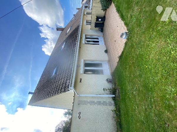 A 2 km de la plage et à proximité de toutes commodités 
Maison 3 chambres avec garage et jardin