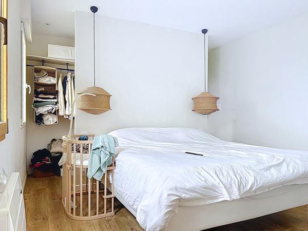 Maison 7 pièces, 178 m² au sol, vie de plain-pied, hangar et deux dépendances