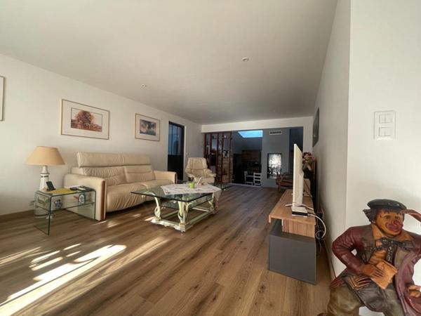 Villa plain pied de 170 m2 et 100 m2 dépendaces sur terrain 1000 m2