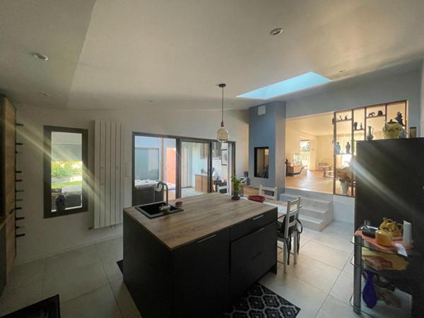 Villa plain pied de 170 m2 et 100 m2 dépendaces sur terrain 1000 m2