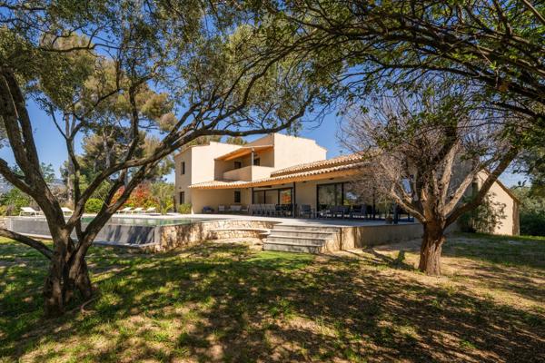 Vente Maison de luxe Ollioules 10 Pièces 370 m²