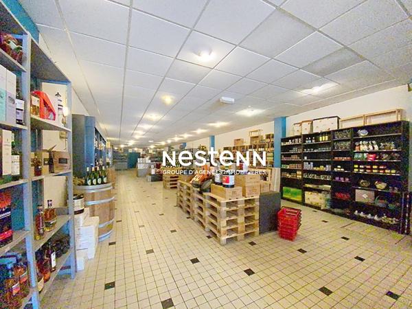 Très grand Local commercial au centre de Quimperlé