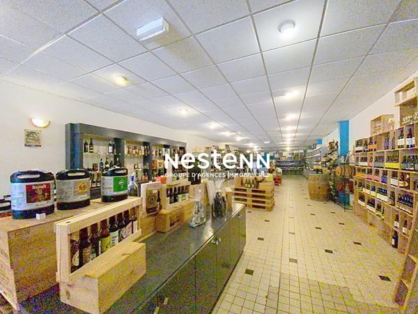 Très grand Local commercial au centre de Quimperlé