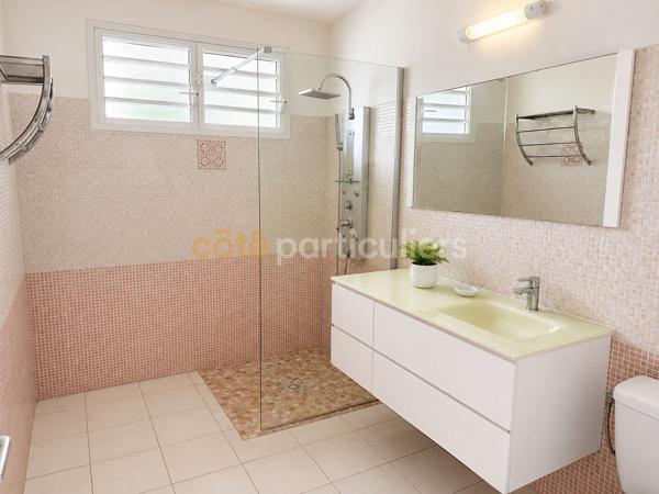 Vente
                Villa113 m² - 4 Pièces -
                    BAIE MAHAULT (97122)