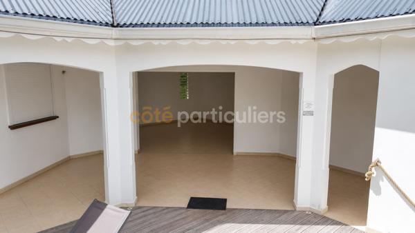 Vente
                Villa113 m² - 4 Pièces -
                    BAIE MAHAULT (97122)