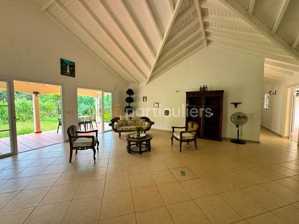 Vente
                Villa150 m² - 4 Pièces -
                    PETIT BOURG (97170)
