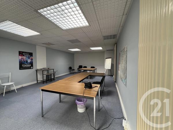 à vendre  321 m 2   ST QUENTIN  - 02
