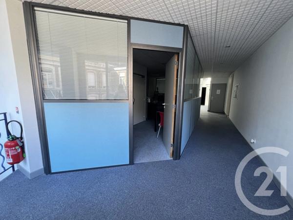 à vendre  321 m 2   ST QUENTIN  - 02