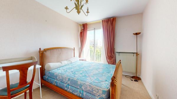 Grand T5 de 100 m2 avec balcon dans le centre de talence