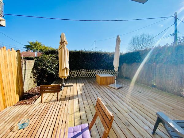 GUJAN-MESTRAS APPARTEMENT 40m² TERRASE, JARDIN,  DEUX PLACES DE PARKING, CALME