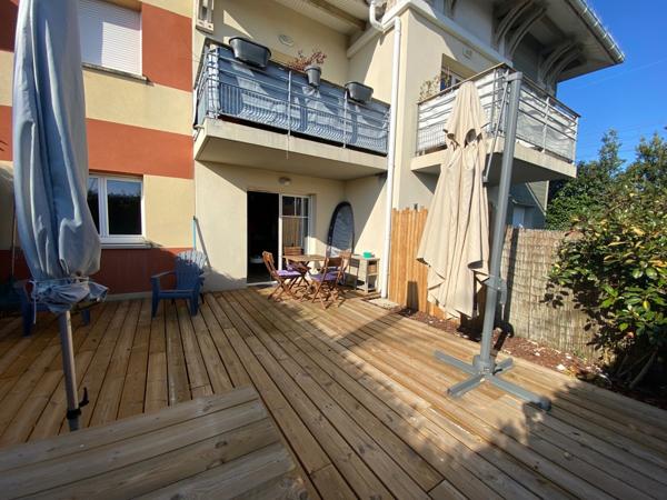 GUJAN-MESTRAS APPARTEMENT 40m² TERRASE, JARDIN,  DEUX PLACES DE PARKING, CALME