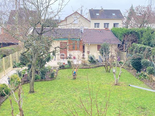 Maison 4 pièces avec dépendance locative secteur recherché de Gommonvilliers- Proche Place de la Ferme -LIGNE V et Bus 119/4615 - Ecoles Jules Ferry et collège Emile Zola. Axes routiers N118/N20/A6/A10/A86 et Plateau de Saclay et Vélizy.