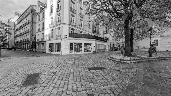 Château – 3 pièces de standing avec stationnement – 420.000 € fai