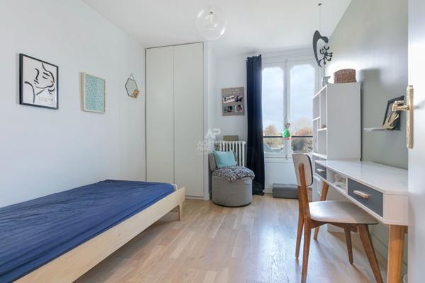 Versailles Notre-Dame Les Prés - Maison 12 pièces 267m² au sol avec terrasse et jardin agrémenté d'une piscine €2 270 000 ** - Référence 27188