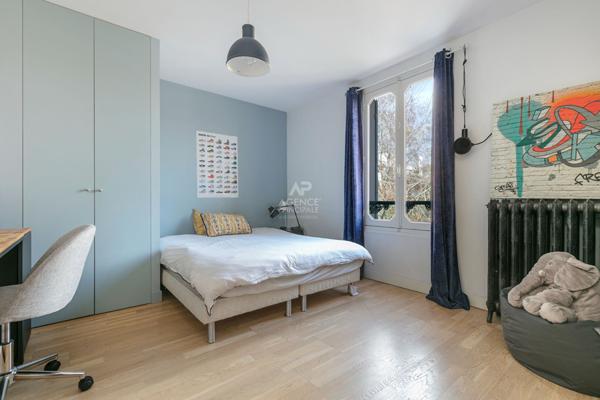 Versailles Notre-Dame Les Prés - Maison 12 pièces 267m² au sol avec terrasse et jardin agrémenté d'une piscine €2 270 000 ** - Référence 27188